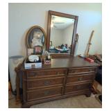 VTG 6-DRAWER WOOD DRESSER W/MIRROR