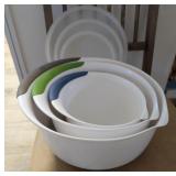 OXO PLASTIC MIXING BOWLS W/LIDS