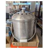 COUNTERTOP COMPOST BIN