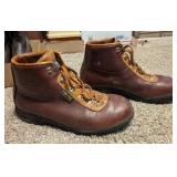 VASQUE GORTEX MENS LEATHER STEEL TOE BOOTS