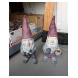 2 PC GARDEN GNOMES