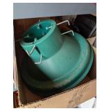 PLASTIC CHRISTMAS TREE STAND