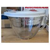 PAMPERED CHEF 8-CUP GLASS MEASURING CUP W/LID