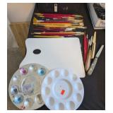 ARTIST PALETTES, PAINT BUSHES & TOOLS