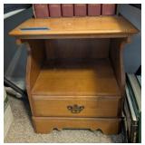 VTG WOOD 1-DRAWER NIGHTSTAND