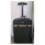 TRADE WINDS ROLLING LUGGAGE W/LOCK, GREEN