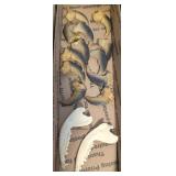 SET OF OPOSSUM JAW BONES, DINOSAUR CLAW SOUVENIRS