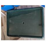 2 PC PARROT TOWER  ROLLING PLASTIC TRAY GREEN  &