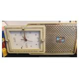 VTG BULOVA CLOCK RADIO