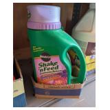 MIRACLE GRO SHAKE & FEED BLOOM BOOSTER