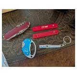 WHISTLE, POCKET KNIVES-BUCK WHITTAKER,