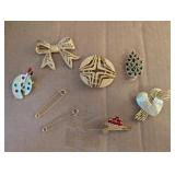 8PC GOLD TONE BROOCHES, OTHER
