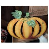 METAL PUMPKIN WALL DECOR
