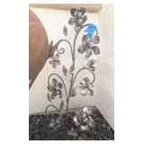 METAL FLORAL FLOWER BED DECOR