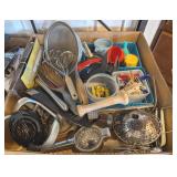 ASSTD KITCHEN ACCESSORIES, APPLE CORER, SLICER,