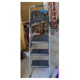WERNER 3' STEP LADDER, GREY