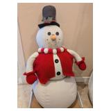 STUFFED SNOWMAN DECOR