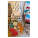 VTG WICKER SEWING BASKET W/PORCELAIN THIMBLE,