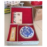 VTG CHINESE BLUE/WHITE CALIGRAPHY/STAMP SET