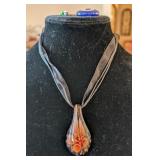 HAND BLOWN GLASS PENDANT NECKLACE & BLOWN GLASS