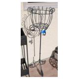 FOOTED METAL PLANT STAND
