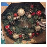 PRELIT DECORATIVE CHRISTMAS WREATH