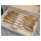 Sterling SILVER Spoon Set orig box 2.99 Troy Ouncs