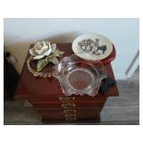 Early American pattern glass bowl flower plate.