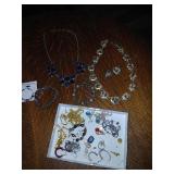 Lot of costume, jewelry, necklace and bracelets.