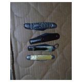 4 pocket knives Statue of Liberty and more.