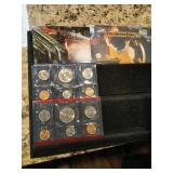 1995 US mint set in package.