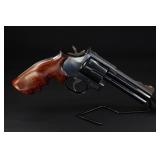 SMITH AND WESSON MODEL 586 6 SHOT 357 MAG REVOLVER