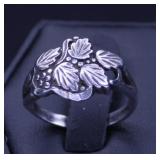 STERLING LEAF AND BERRY RING