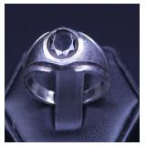 ONYX IN BRUSHED STERLING SETTING