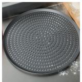 17in Perforated Cutter Pizza Pan