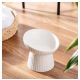 Fluted Raised Tilt Cat Dish 5.5x5.5in