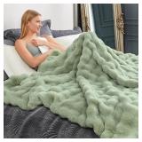 Cozy Bliss Faux Fur Throw 60x80in