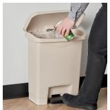 8gal Rubbermaid Slim Jim Resin Trashcan