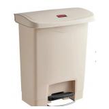 8gal Rubbermaid Trash Can