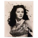 The Munsters Yvonne DeCarlo signed portrait photo
