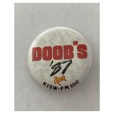 Doob's 87 radio station vintage pin