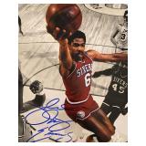 Philadelphia 76ers Julius Erving signed photo