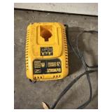 DEWALT 7.2V-18V vehicle battery charger