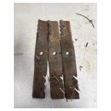 Set a 3 lawnmower blades used on a 737 John deer