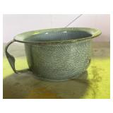 Graniteware chamber pot