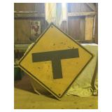dimonad shaped T intersection sign
