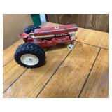 vintage Ertl 1/16 scale farmall 560 toy tractor