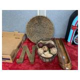 Decorations/ bread cutter