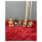 Cat figures
