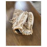 Wilson Jim 'catfish' hunter right handed glove